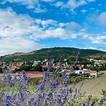 Western Gergovie فندق