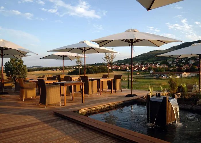 Western Gergovie Отель