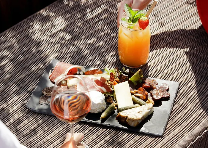 Western Gergovie 4* Перинья-ле-Сарльев